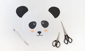 Gerne kannst du auch vorher vorlagen ausdrucken, die auf den karton übertragen werden. Panda Laterne Basteln Folia Blog