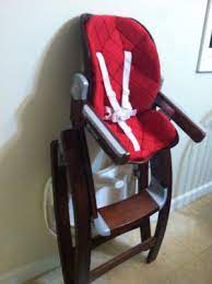 It has variable height adjustment and can be folded up for easy storage. Summer Infant Bentwood Review Babygearlab