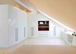 Einrichtungen Fur Mansarden Und Dachschragen Schlafzimmer Dachschrage Dachgeschoss Schlafzimmer Kleiderschrank Fur Dachschrage