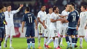 La 'celeste' y la 'roja' se enfrentan en la tercera jornada de la fase de grupos del grupo a en esta copa américa. Argentina Vs Uruguay Minuto A Minuto Copa America 2015 Futbol Sapiens