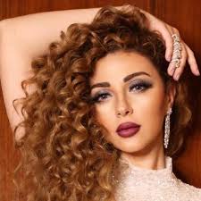 مطربة وفنانة لبنانية كانت بدايتها الفنية في الرقص إذ تعلمت رقص الباليه في سن 5 سنوات وفي التاسعة من عمرها. Ø­ÙŠØ§Ø© Ù…ÙŠØ±ÙŠØ§Ù… ÙØ§Ø±Ø³ Ø§Ù„ÙƒØ§Ù…Ù„Ø© ÙˆÙ‚ØµØ© Ø²ÙˆØ§Ø¬Ù‡Ø§ ÙˆØ§Ù†Ø¬Ø§Ø¨Ù‡Ø§ Ùˆ Ø§Ø·Ù„Ø§Ù„ØªÙ‡Ø§ Ù…Ø¬Ù„Ø© Ø¥ÙØ§Ø¯Ø©