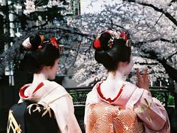 21 Of The Best Places Around The World To See Cherry Blossoms Geisha Hanami Cherry Blossom Tour
