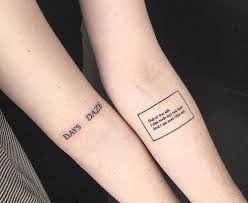 Hình xăm thể hiện cá tính và bản lĩnh của phái mạnh. Nhá»¯ng Hinh XÄƒm Nhá» Ä'áº¹p Cho Nam Giá»›i Small Nice Tattoos For Guys Romantic Tattoo Couple Tattoos Meaningful Tattoos For Couples
