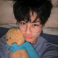 Noah Archer (@oCigarettess)