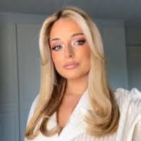 Melissa Chimento's Instagram, Twitter & Facebook