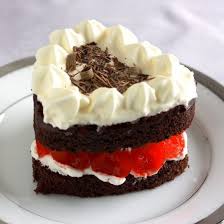 They Have A Wonderful Chocolate Silk Pie At Bakers Square On 79th It Is So Good Even I Eat It Desserts Dessert Recipes Forest Cake
