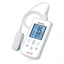 如果病人出現此情況，病人可能患上低血氧症 (hypoxemia)，即是病人體內細胞出現缺氧 (hypoxia) 的情況。 患者會有頭痛、呼吸急促等徵狀，嚴重缺氧更可能導致心臟或腦部受損，甚至死亡。 *注意以上數值範圍未必適用於慢性阻塞性肺炎患者。 若您有任何疑問，請先向您的醫生查詢情況。 Rossmaxè¡€æ°§æ¿ƒåº¦è¨ˆsa210 è¡€æ°§æ¿ƒåº¦è¨ˆè¡€æ°§è¨ˆè¡€æ°§æ©Ÿè¡€æ°§æ¿ƒåº¦æ©Ÿè¡€æ°§é£½å'Œç›£æ¸¬å™¨è¡€æ°§ç›£æ¸¬å™¨ Momoæ'©å¤©å•†åŸŽ