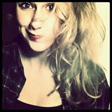 Helen (@superhellie1212)