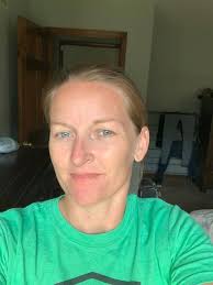 I had such a fun day! I did a makeup lesson for a friend who is an  esthetician (who was actually one of my instructors in school) I did a soft  glam