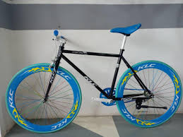 Equipped with just the most essential features, such as a pedal, chain, seat, handlebars, and wheels, these bikes have the most minimalist. Fixie Bicycle Off 77 Online Shopping Site For Fashion Lifestyle