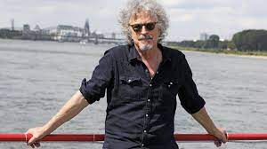Este concierto fue lanzado en el doble cd. Wolfgang Niedecken Veroffentlicht Mit Bap Neues Album Alles Fliesst Stern De