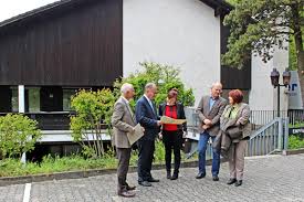 The house is an example of wright's later usonian architectural style, and is considered to be one of the most elegant. Abdulvases Weg Nach Eppenhain