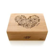 Woodblock Corazon Amor Madera Keepsake Box Caja De Boda Etsy In 2020 Wood Keepsake Box Personalized Wedding Box Keepsake Boxes