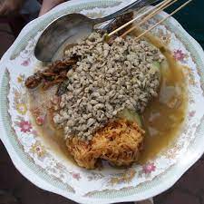 Lontong kupang jabon ini paling enak di daerah mojokerto, dengan berjualan lebih dari 30 tahun maka rasa yang di hasilkan. Lontong Kupang Favorit Di Sidoarjo