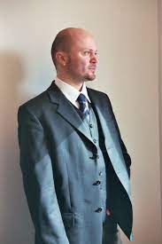 Zašto ne objave izvještaj o stanju u našoj i, drugo, zašto ne obavijeste javnost da ambasador vlahović nije nikakve brave ni lomio ni. Vlahovic