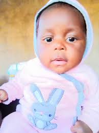 Hey folks… my lil one is 5.5 and I am giving her Gerber rice cereal but she  is not liking it at all now because she was eating the same thing from