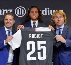 The executives refused to compromise and, on christmas eve 2012, veronique rabiot wrote to the club's general manager. Edf Merci Maman Veronique Rabiot Flingue La Carriere De Son Fils En Bleu