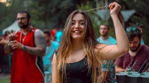The song or music is available for downloading in mp3 and any other format, both to the phone and to the computer. Ne Dostatchno Pregrdka Previshavam Kredita Si Elanur Bela Mp3 Indir Dur Inspiria Interiors Com
