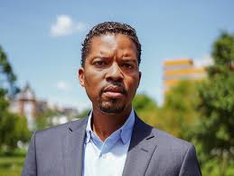 ICE Wrongly Suggests Lawmaker Doxxed Agents, and Racist Threats Follow