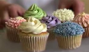 Cupcake Decorating Ideas For Boy Birthday Wedding Cupcake Decorating And Cake Decorating Instructions Cupcake Decorating Tips Wedding Cupcakes Cupcakes Decoration