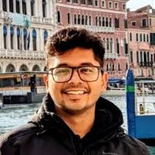 Kim Roush's Instagram, Twitter & Facebook