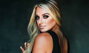 Shelby Mcelroy's Instagram, Twitter & Facebook