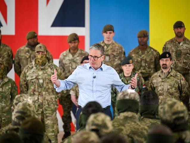 Starmer told to forget calling up over 55s for WW3 - 'focus on the real problem' | UK | News | Express.co.uk