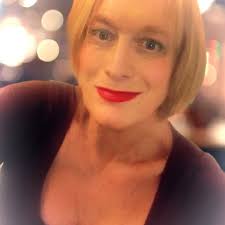 Hi! I'm a healer and a do shadow oracle card readings. 💙