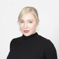 Kim Larochelle's Instagram, Twitter & Facebook