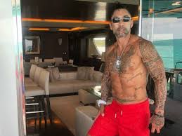 Get in touch with chino rios (@chinoorios) — 739 answers, 588 likes. Fotos Chino Rios Luce Su Juguete Nuevo En Lujosas Vacaciones