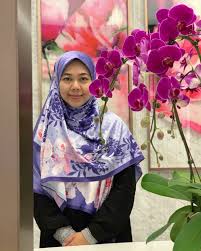 Ustazah mendapat pendidikan pada peringkat sarjana muda di universiti of yarmouk, jordan dalam bidang sastera bahasa arab dan pengajian islam. Alhamdulillah Dengan Izin Allah Suami Tak Jadi Cera1 Isteri Lepas Dengar Ceramah Ustazah Norhafizah Musa Khalifah Media