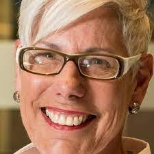 Pamela Peele's Instagram, Twitter & Facebook