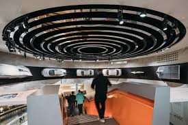 Gallery Of Mercedes Benz Museum Unstudio 12 Mercedes Benz Car Showroom Architecture Mercedes