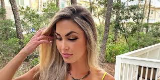 Ali Harper: Is Selling the OC Star Dating Anyone? Who is Her Fiance?