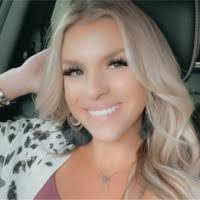 Kay Knapp's Instagram, Twitter & Facebook