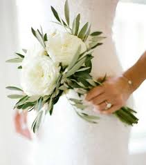 Reperes Sur Pinterest Les 30 Bouquets De Mariee Les Plus Jolis Blanc Et Vert La Simplicite Meme C Bouquet Mariee Bouquet Mariee Champetre Fleurs Mariage