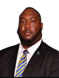 Lewis has a seasoned group of Ashley Ridge coaches