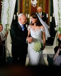 Iconic Tv Wedding Dresses That Stole The Show Movie Wedding Dresses Tv Weddings Wedding Movies