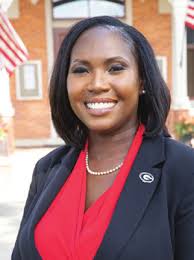 Veteran lawyer launches bid for judge