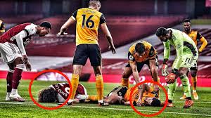 Wolverhampton wanderers striker raul jimenez has been discharged from hospital following surgery on a fractured skull, the premier league club said on tuesday. David Luiz And Raul Jimenez Injury Incident Youtube