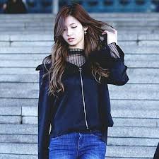 متأكديين ذي الصور مو من جلسه تصوير او ام في Twice Sana Beautiful سانا توايس Twice Sana Korean Fashion Twice