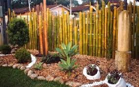 17 Gambar Model Pagar Bambu Unik Agar Rumah Tampil Natural