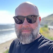 Vikki Gore's Instagram, Twitter & Facebook