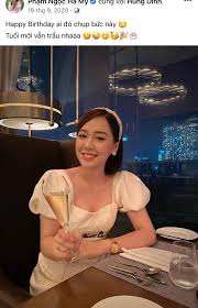 Btv hà my của vtv24 là nữ mc quen thuộc trên các bản tin kinh tế, tài chính. Kuvw8ze8kvj7dm