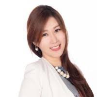 Mui Voong's Instagram, Twitter & Facebook