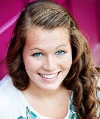 Kari Sweeney's Instagram, Twitter & Facebook