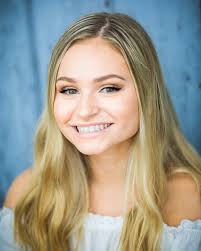 39,172 Senior High Stock Photos