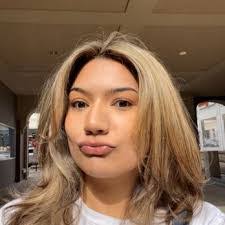 Ana Colunga's Instagram, Twitter & Facebook