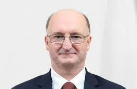Za kandydaturą wawrzyka głosowało 233 posłów (przy wymaganej większości bezwzględnej 227), przeciw było 219, jedna osoba wstrzymała się od głosu. Rzecznik Praw Obywatelskich Sejm Wybral Piotra Wawrzyka