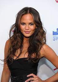 More Pics Of Chrissy Teigen Long Curls Chrissy Teigen Hair Beauty Long Curls